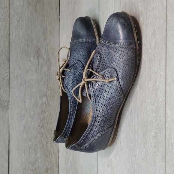 Taos Womens Leather Loafer Slip on shoes sz 38/7.5 - Picture 1 of 14